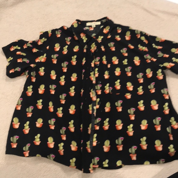 Button down t-shirt - Picture 1 of 2